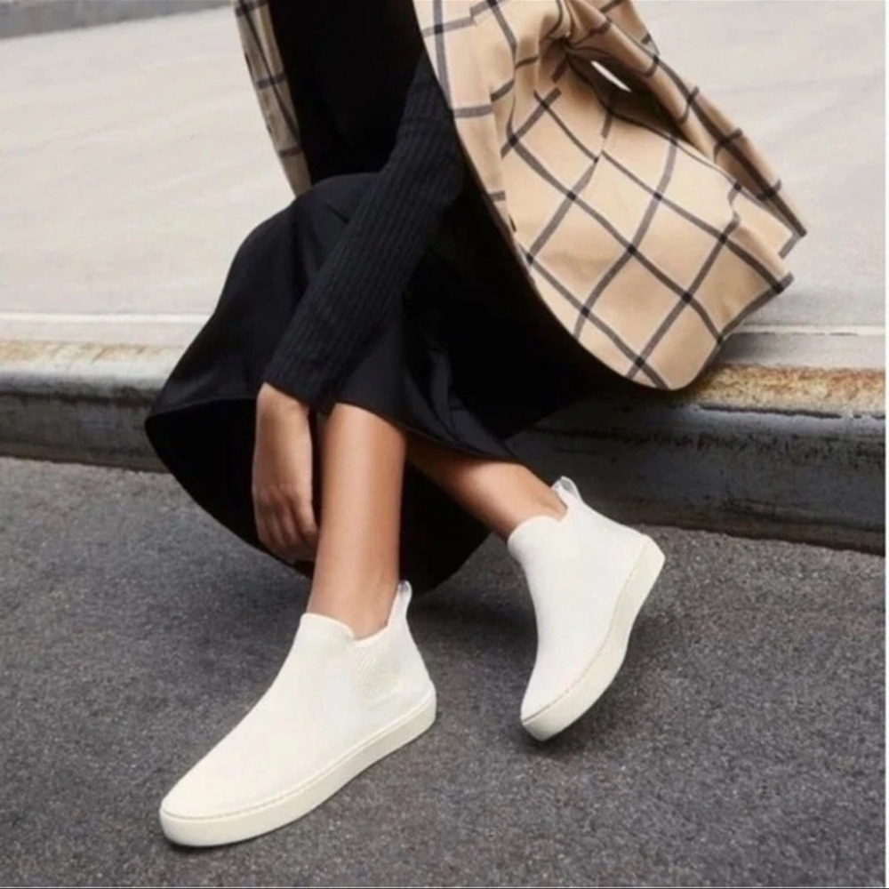 Rothy's The Chelsea Boot in White Pull-On Sneakers Sz. 7.5